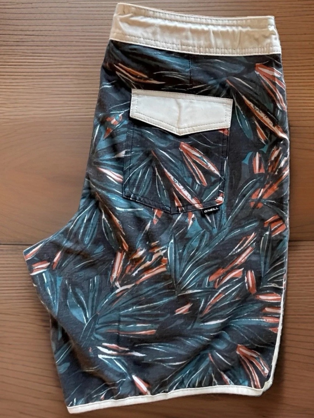 O'Neill Men's Black Tropical Print Swim Shorts - Size 34